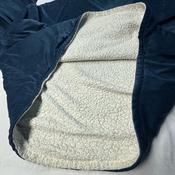 THE COMFY Oversized Microfiber Sherpa Wearable Cozy Blanket One Size Blue Beige - Picture 2 of 5